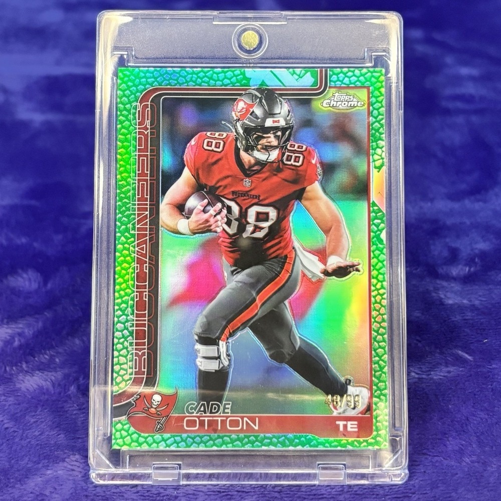 Cade Otton 2025 Topps Chrome #284 Pigskin Leather Green Refractor SP 48/99